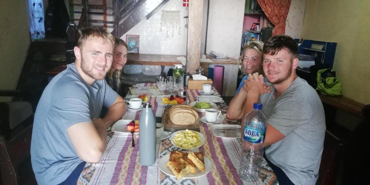Smiley's Homestay Berastagi Dış mekan fotoğraf
