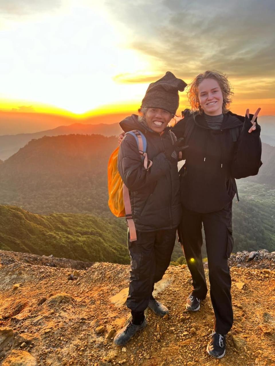 Smiley's Homestay Berastagi Dış mekan fotoğraf