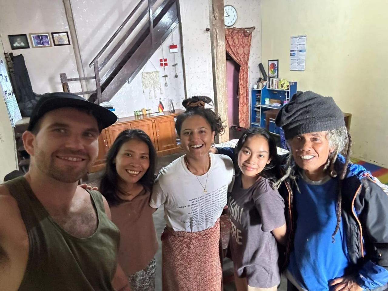 Smiley's Homestay Berastagi Dış mekan fotoğraf