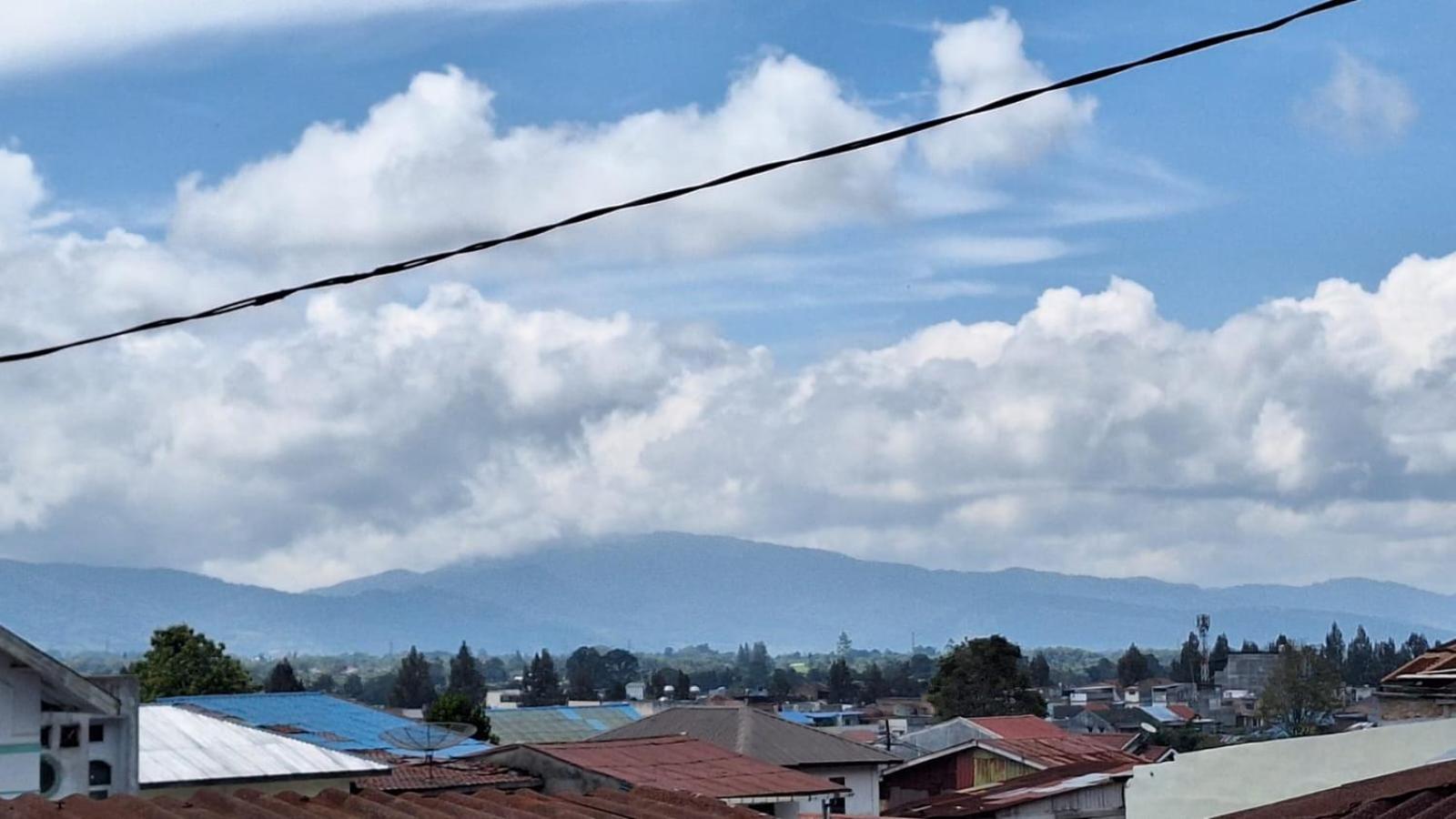 Smiley's Homestay Berastagi Oda fotoğraf
