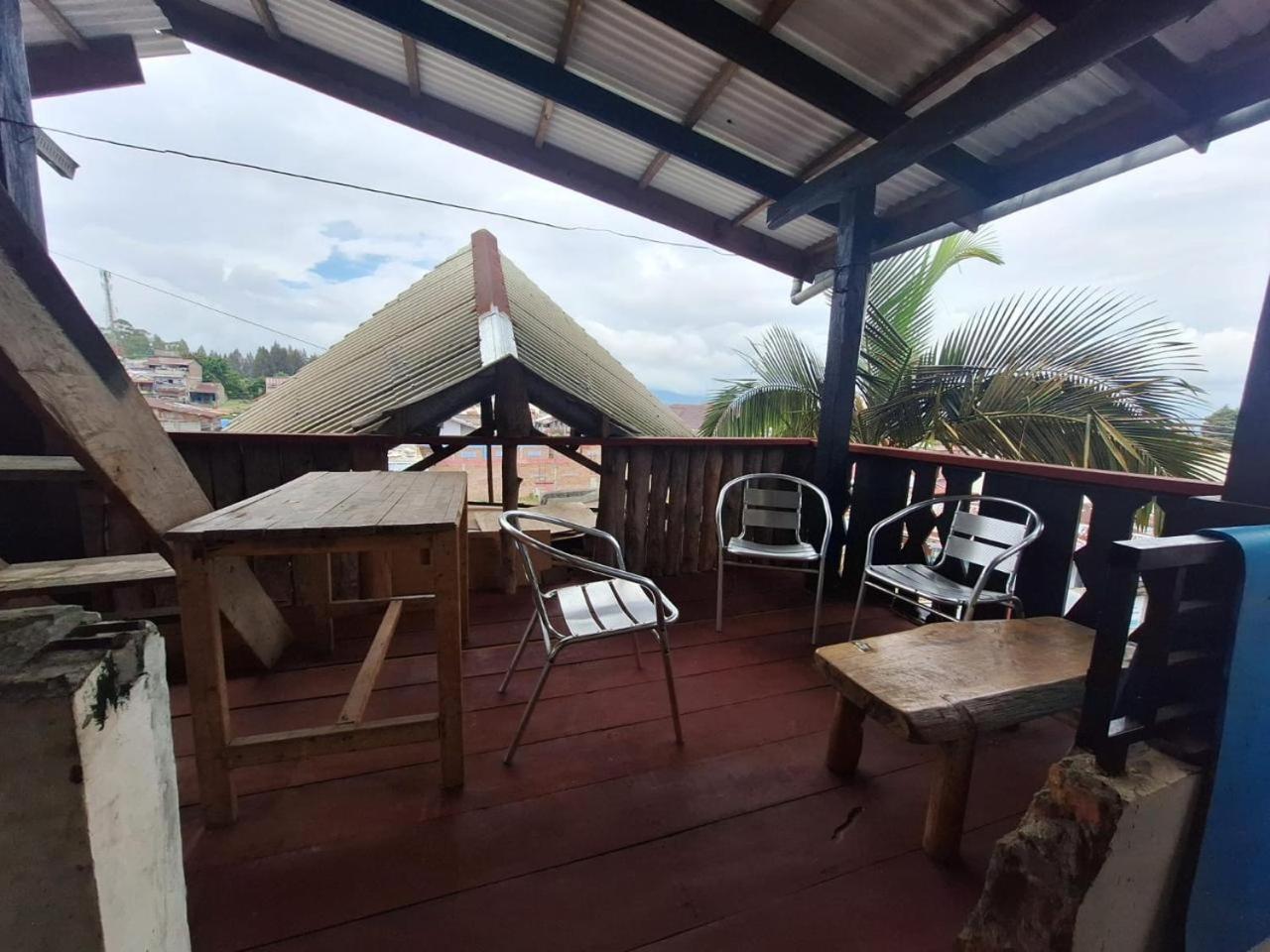 Smiley's Homestay Berastagi Dış mekan fotoğraf