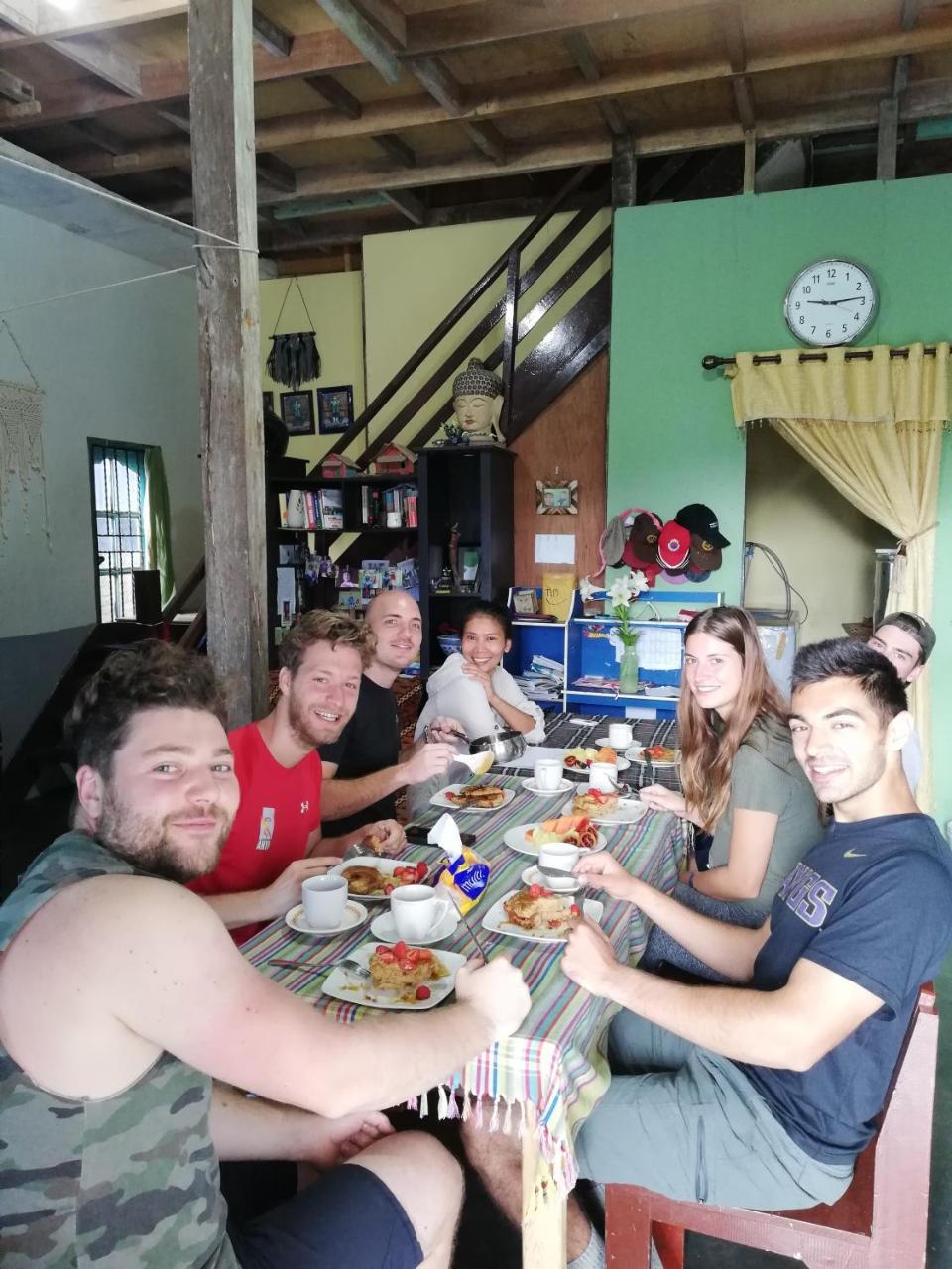 Smiley's Homestay Berastagi Dış mekan fotoğraf