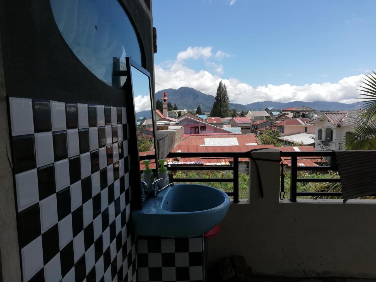 Smiley's Homestay Berastagi Dış mekan fotoğraf